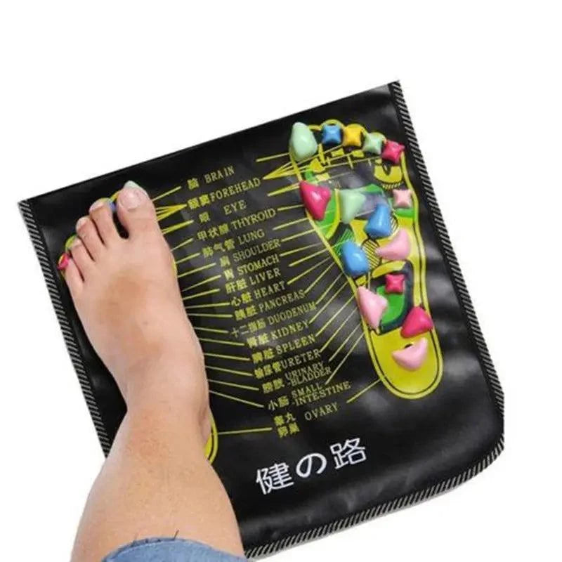 Translation missing: en.Pied sur un Tapis de Massage de Réflexologie, outil pour soulager les douleurs aux pieds et améliorer le bien-être, idéal pour le télétravail